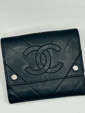 CHANEL Black Quilted CC Stitch Leather Wallet